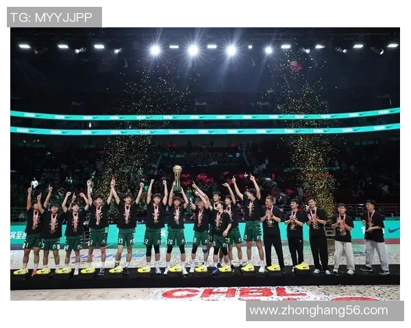 比尔拉塞尔如何运用战术智慧颠覆传统篮球策略的探索与分析