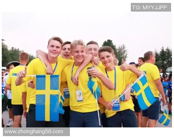 足球明星们欢聚一堂共享圣诞大餐精彩瞬间尽在眼前 足球明星们欢聚一堂共享圣诞大餐精彩瞬间尽在眼前